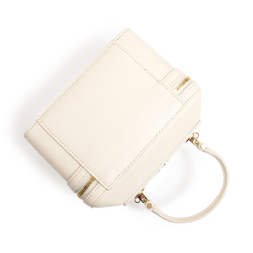 （未使用　展示品）ブルガリ BVLGARI セルペンティ フォーエバー ジュエリーボックス 2Way 斜め掛け チェーン ショルダー ハンドバッグ アーバンカーフレザー アイボリー ホワイト ゴールド金具 291896 ブルガリ セルペンティ フォーエバー ジュエリーボックス 2Way 斜め