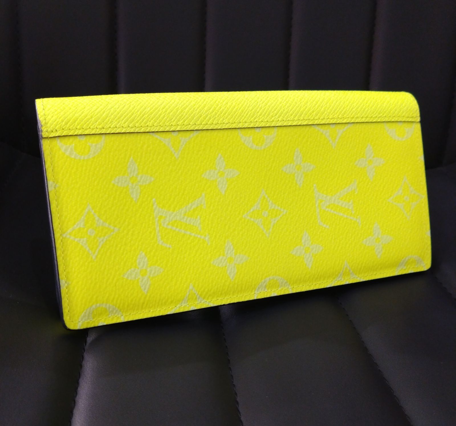 1010 綺麗！LOUIS VUITTON ルイヴィトン タイガラマ ポルトフォイユ 