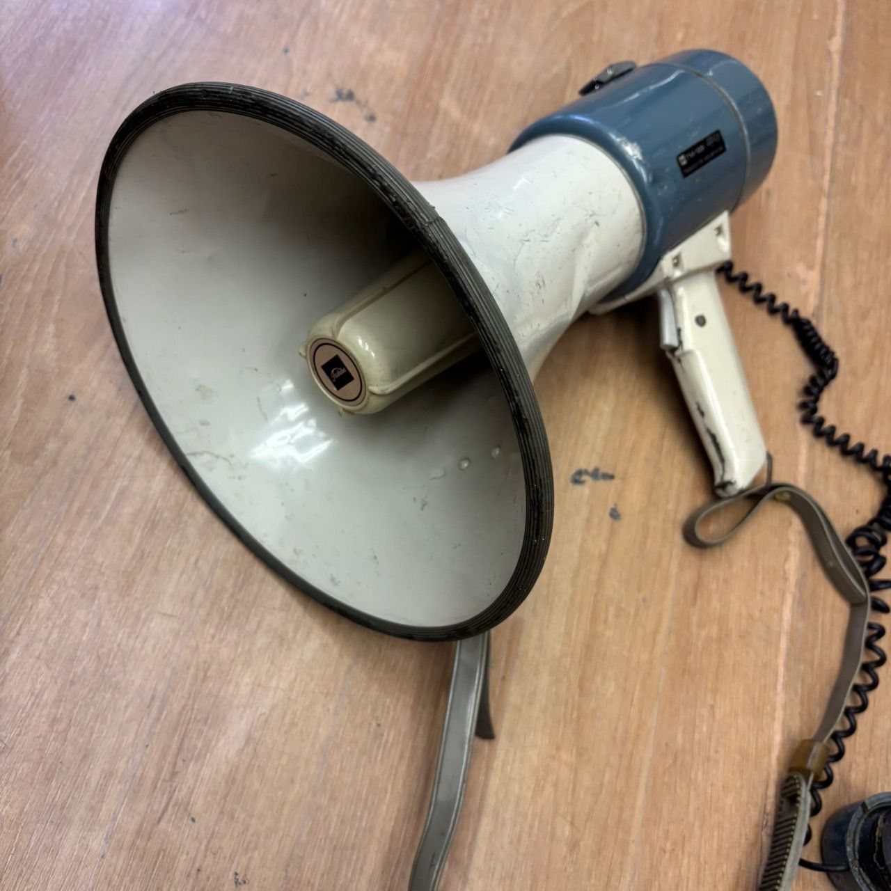 121 ジャンク Toshiba 東芝 23㎝ TM-128 トランジスターメガホン 昭和