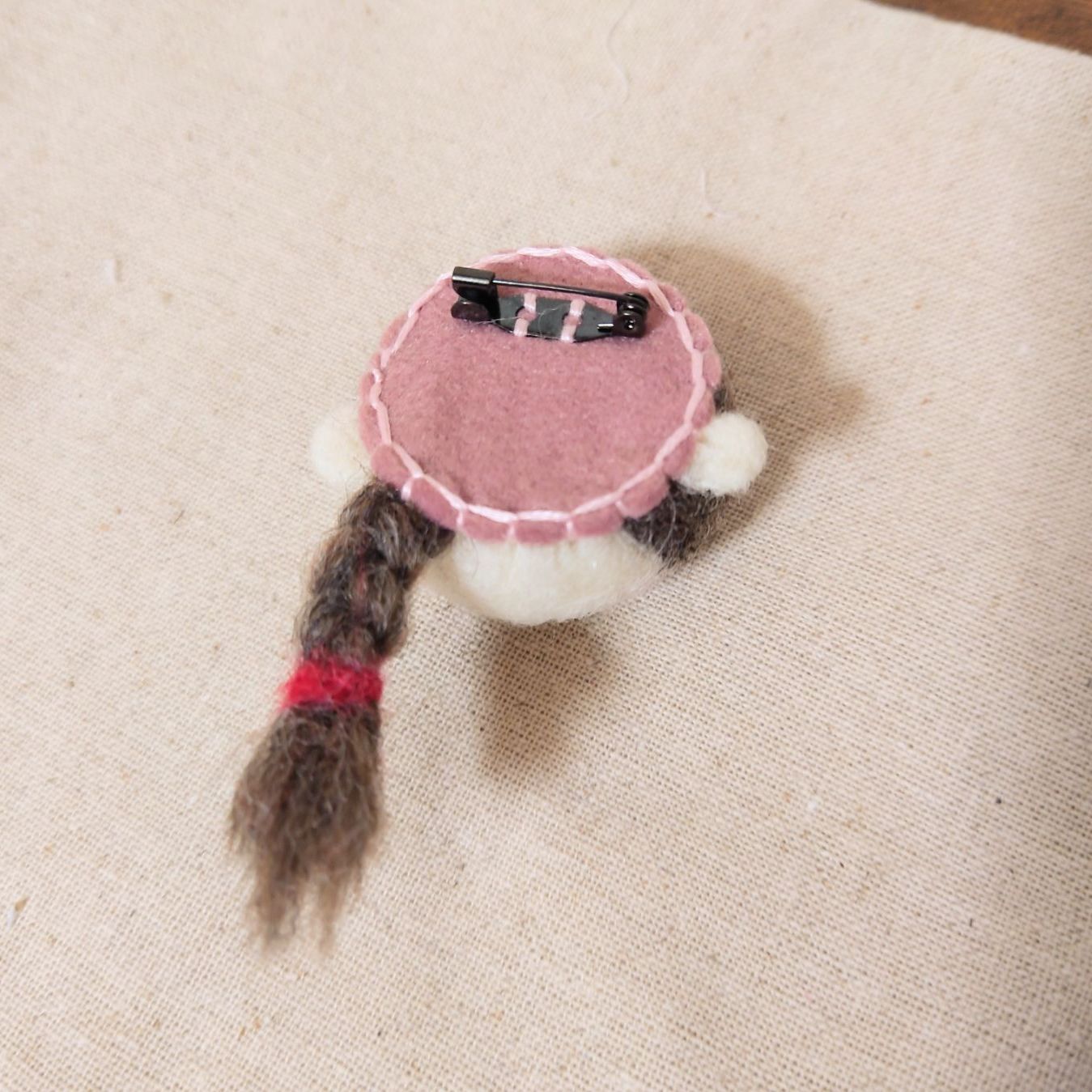 羊毛フェルト お顔ブローチ✨ - メルカリ