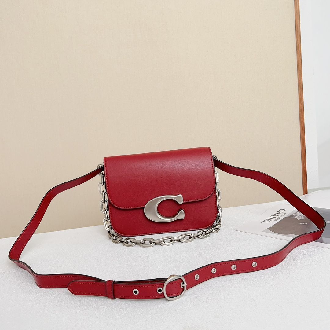 人気メーカー・ブランド CM557 コーチ COACH チェーンバッグ レッド クロスボディバッグ バッグ