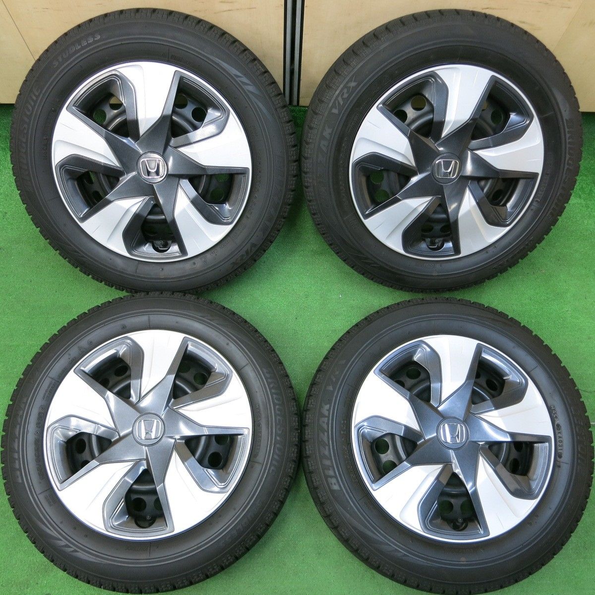 4本セット ブリジストン スタッドレス 205/55R16 2016年