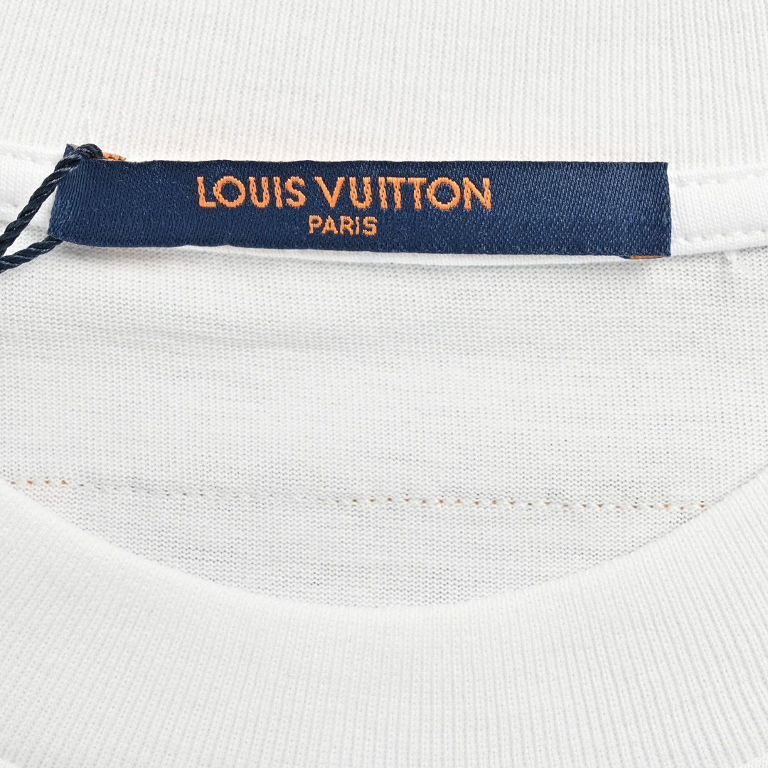 【大胆なドラゴンが目を惹く】LOUIS VUITTON★コットン Tシャツ 大胆なドラゴンが目を惹く】LOUIS VUITTON☆コットン Tシャツ