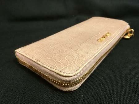 ミュウミュウ miumiu 長財布 L字ジップ ピンク系 クロコ型押し 金ロゴ