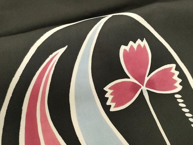 平和屋着物○塩瀬 九寸名古屋帯 型染め 枝花文 黒地 金彩 正絹 逸品