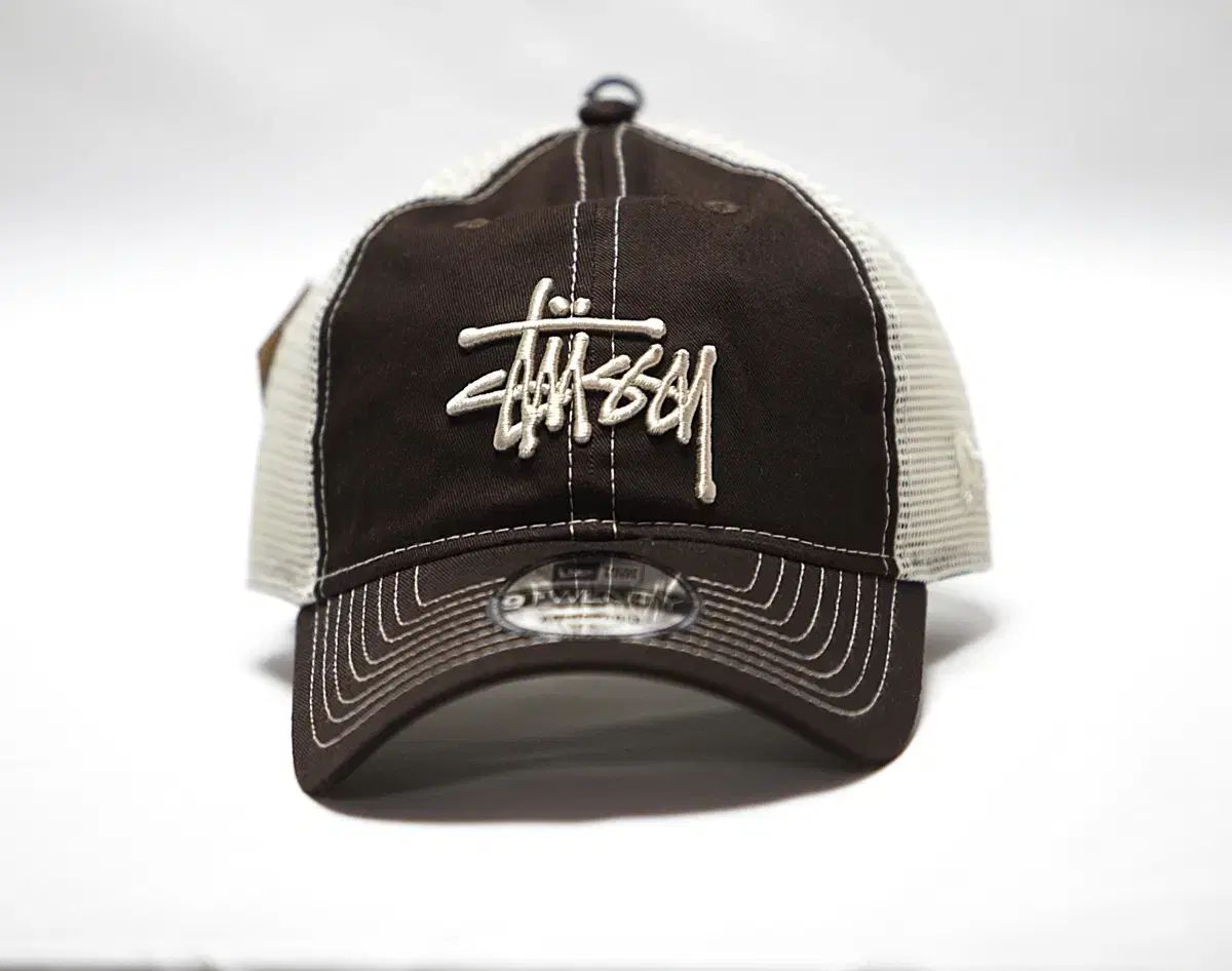 STUSSY ステューシー NEW ERA ニューエラ 9Twenty ベーシック トラッカー ブラウン ボールキャップ 帽子
