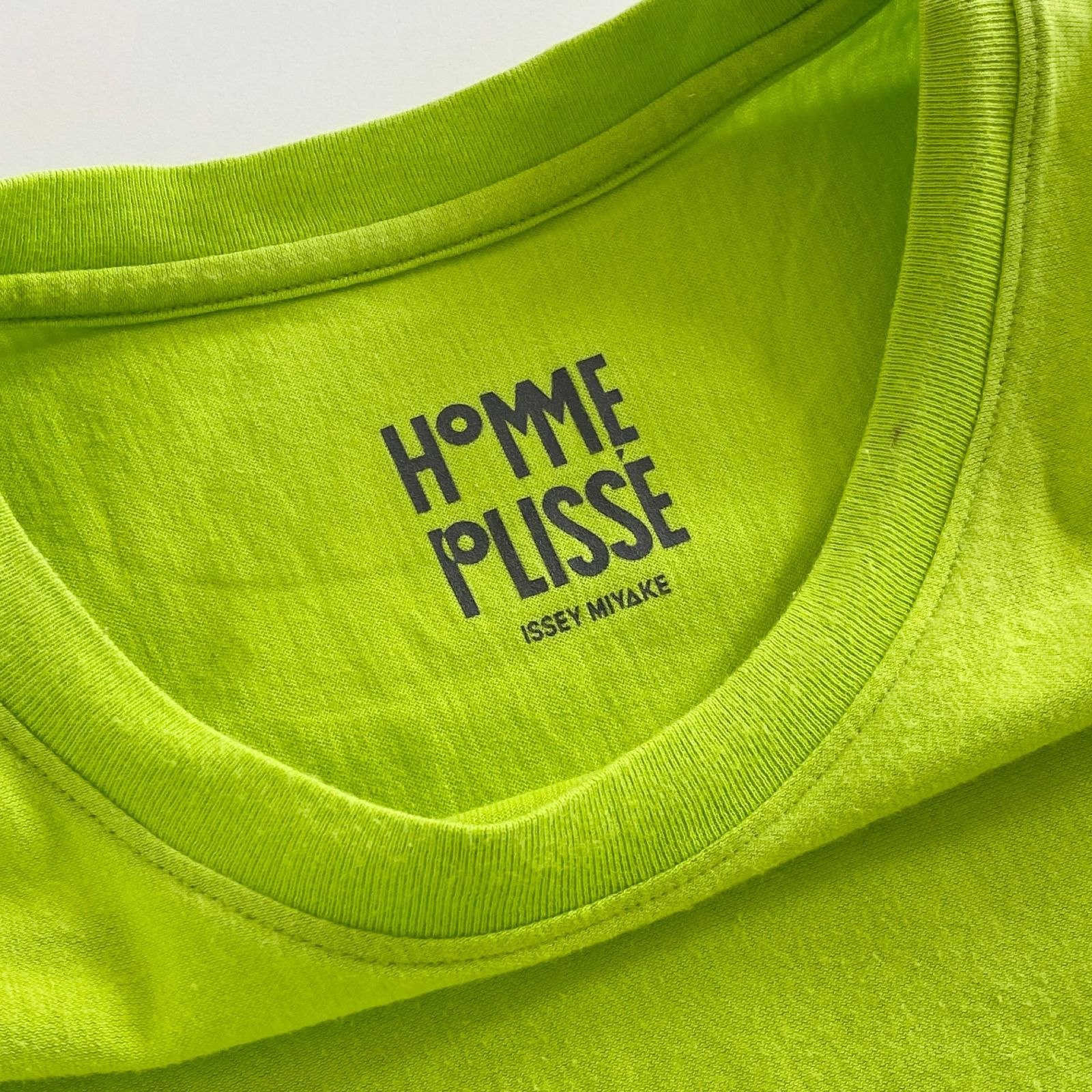 HOMME PLISSÉ ISSEY MIYAKE カットソー ライムグリーン HOMME PLISSÉ ISSEY MIYAKE カットソー ライムグリーン