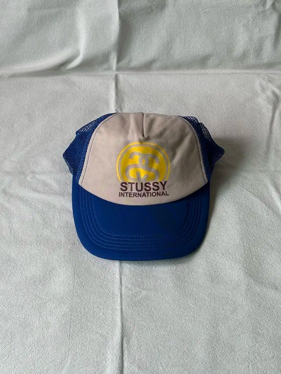 STUSSY ステューシー 00 ザ イヤーズ ヴィンテージ トラッカー ss キャップ