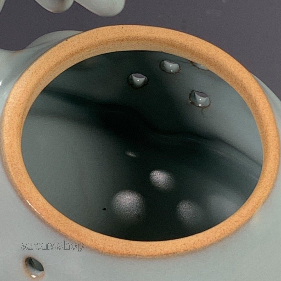 宋汝磁器浮彫り梅鹿薫香炉 香道具 装飾品 現代工芸品 美術品 置物 宋汝磁器浮彫り梅鹿薫香炉 香道具 装飾品 現代工芸品 美術品
