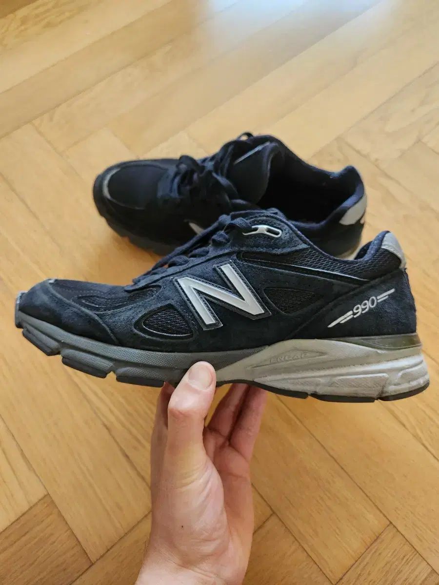 New Balance ニューバランス 990 v4 260