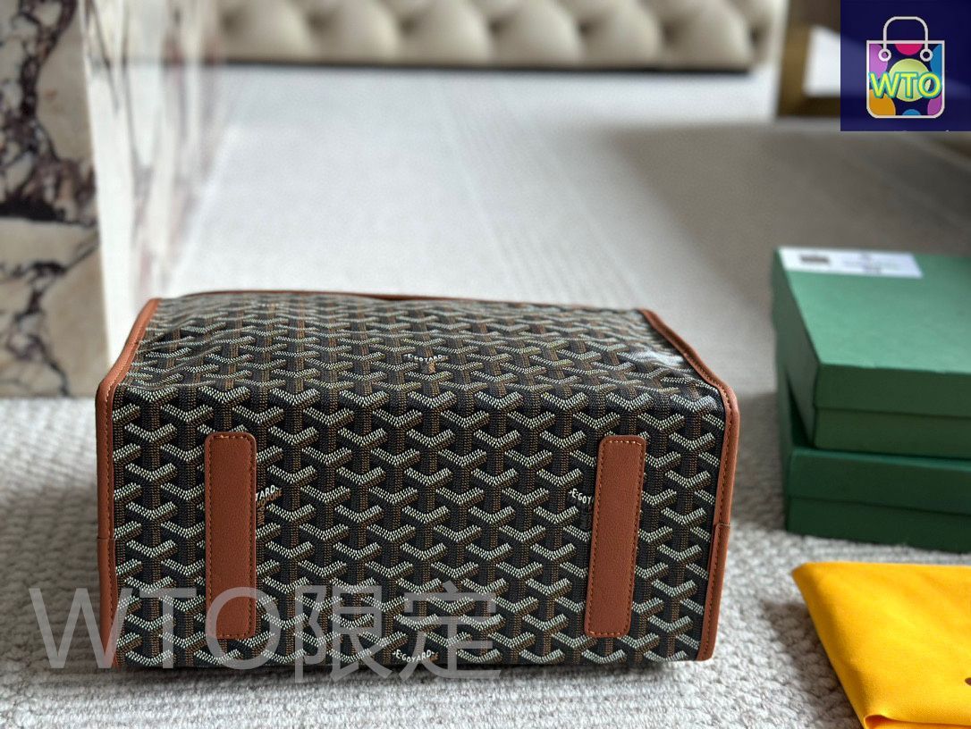 在庫わずか★送料込【GOYARD】Saint Leger バックパックネイビー Goyard Saint Leger Backpack Review: Sizes, Price | Bragmybag