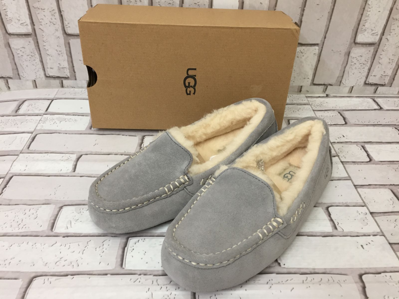 大きな取引 新品、未使用 未使用！UGG アグ ANSLEY 24cm LGREY ライト