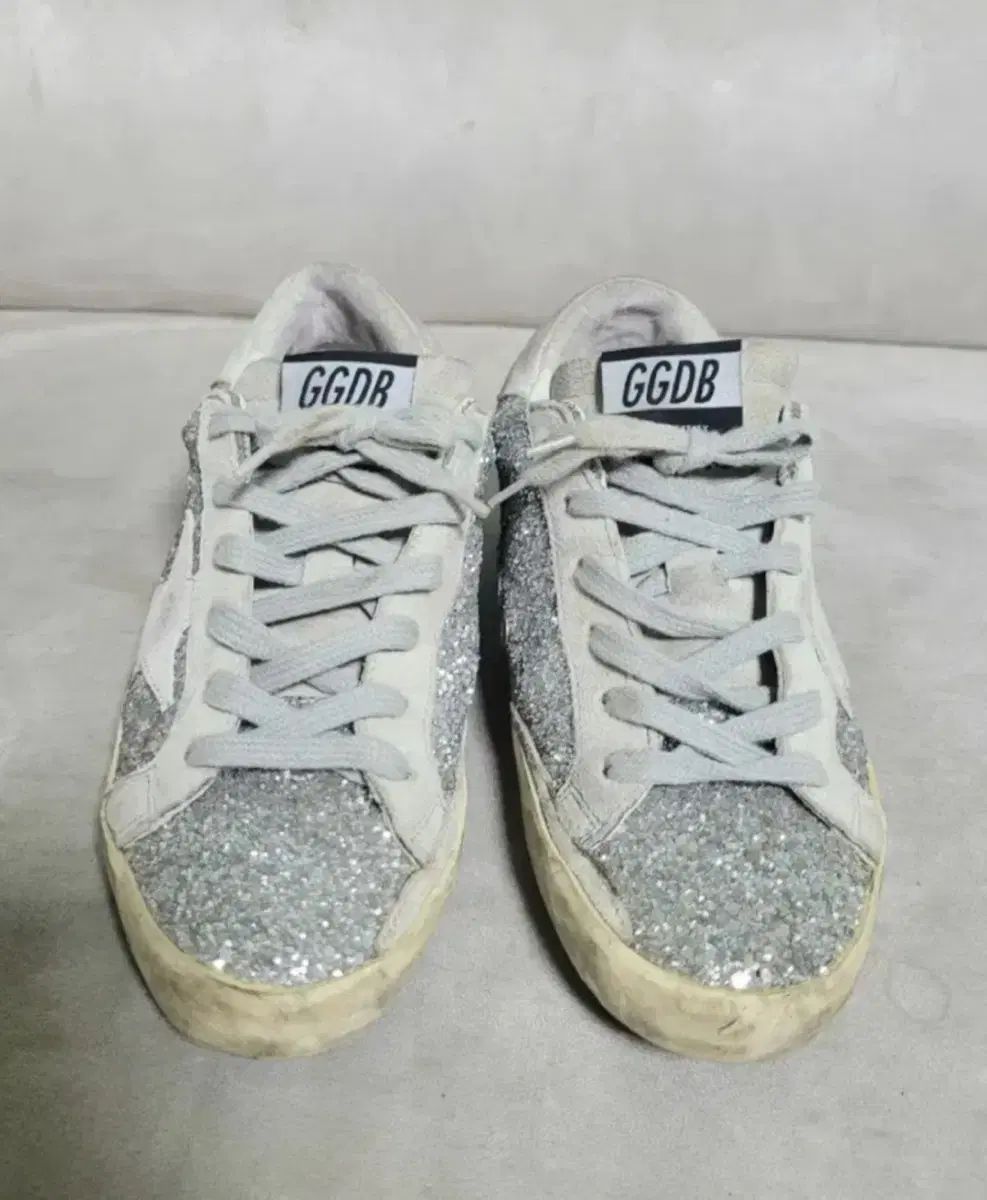 GOLDEN GOOSE(ゴールデングース) シルバー グリッター 36 サイズ GOLDEN GOOSE(ゴールデングース) シルバー グリッター 36 サイズ