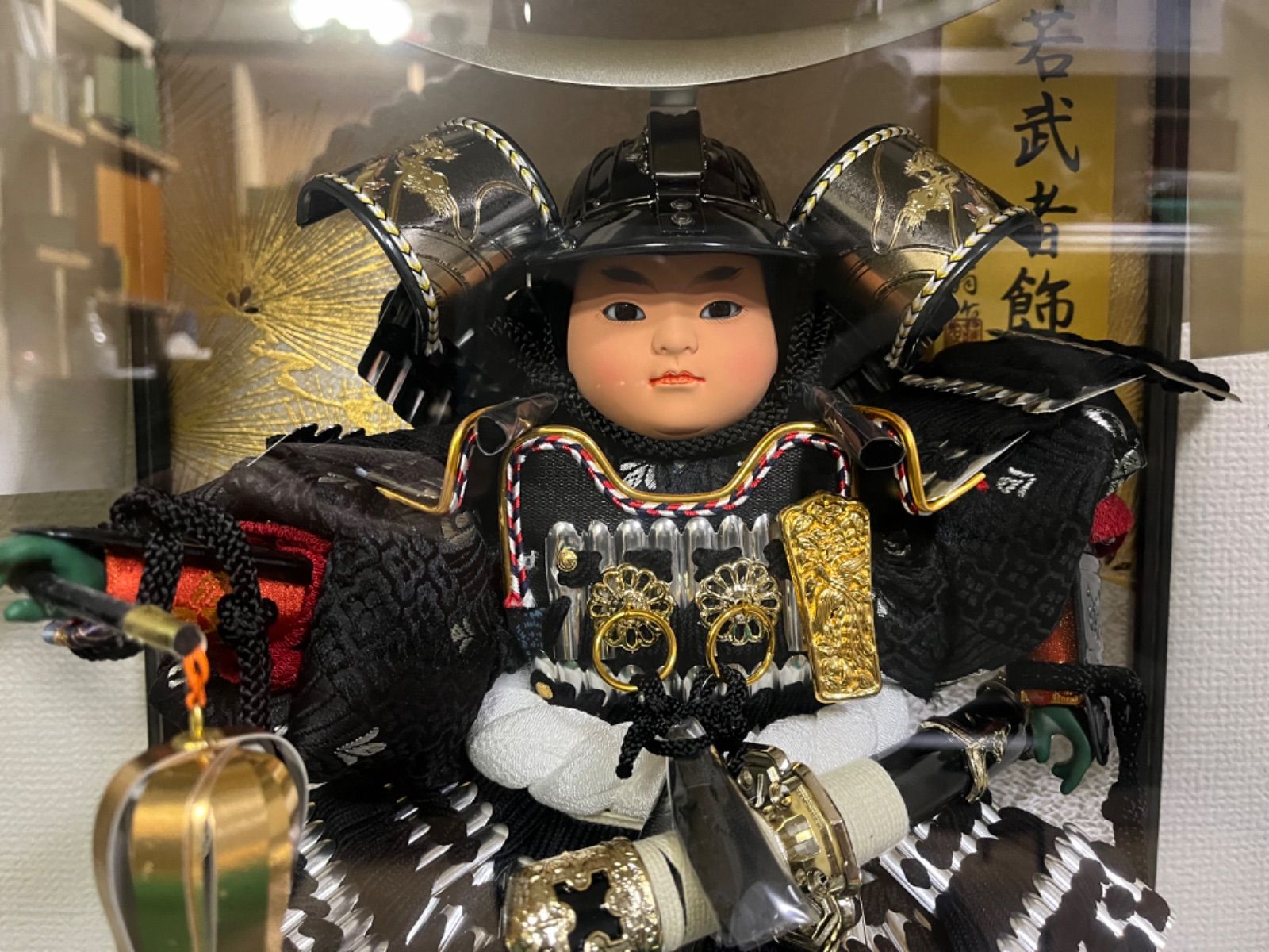 日本産 木製枠 オルゴール付き 時代甲冑 兜飾り 鎧飾り 端午の節句 五 