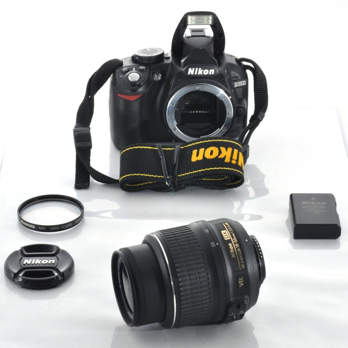 ニコン】Nikon D3100 [シャッター数2567回] + AF-S DX 18-55mm F3.5