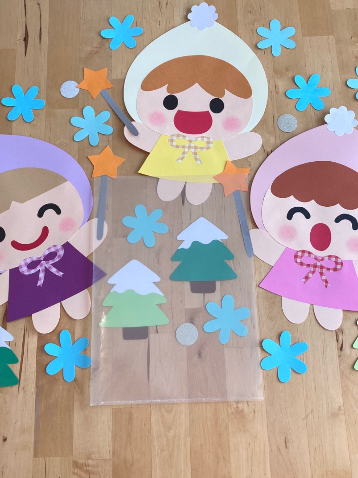 再販】壁面飾り＊冬の妖精たち＊ - メルカリ