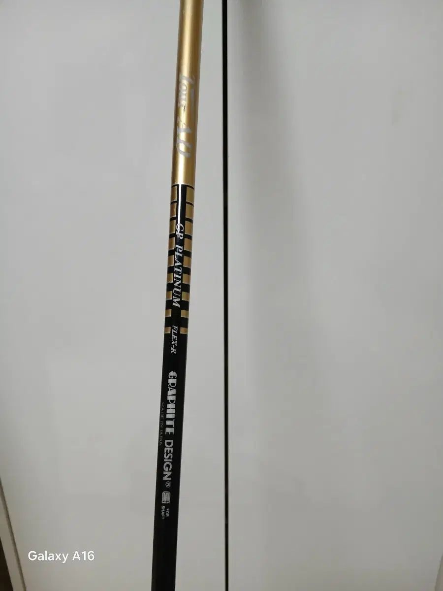 ゴルフ ドライバー SPECIALIST カバー付属 WHITEMONARCHHOTEL_COM