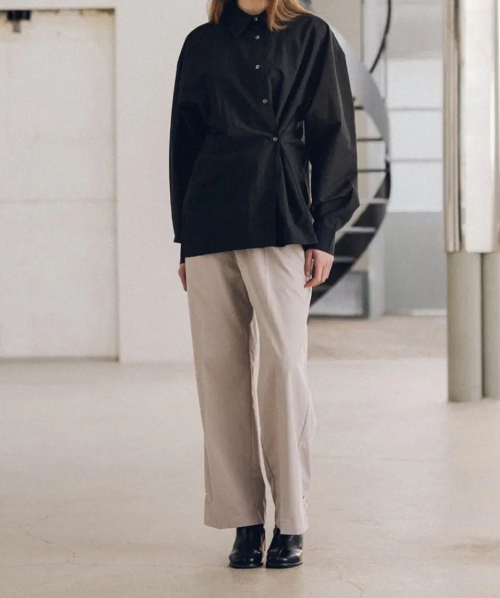 新土曜イヴニング ブラック シャツ