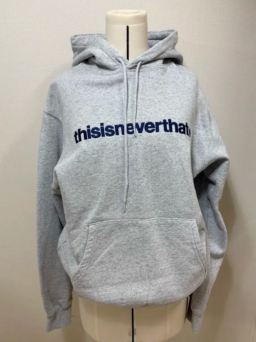 thisisneverthat グレー パーカー T-Logo Hoodie（パーカー）｜thisisneverthat（ディスイズネバー