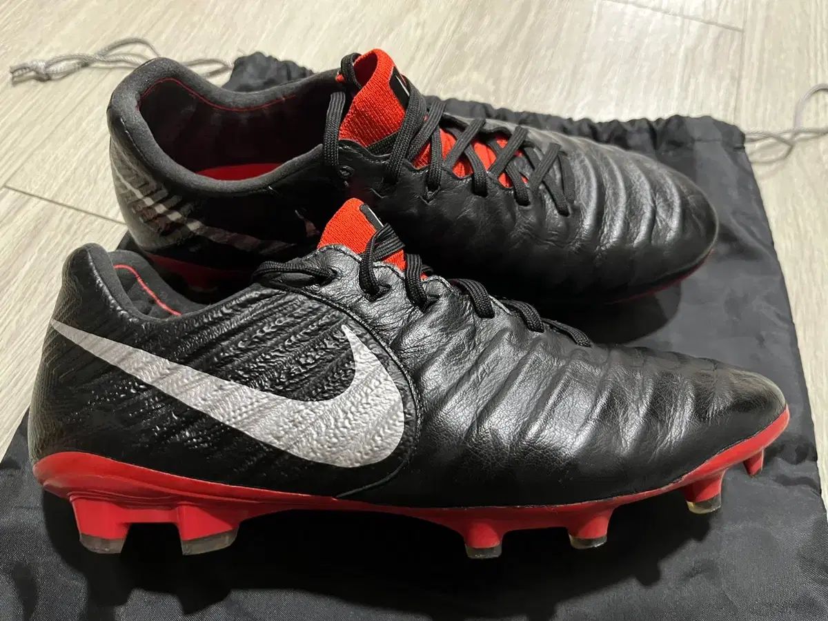 イタリア製 NIKE ナイキ ティエンポ レジェンド 7 エリート FG 250 サッカーシューズ