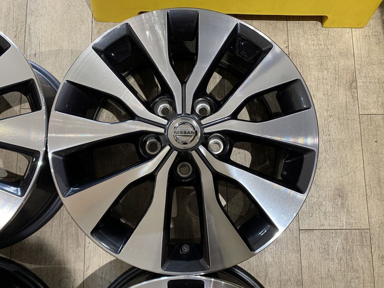 セレナc27純正ホイール セレナ c27 純正タイヤ&ホイール