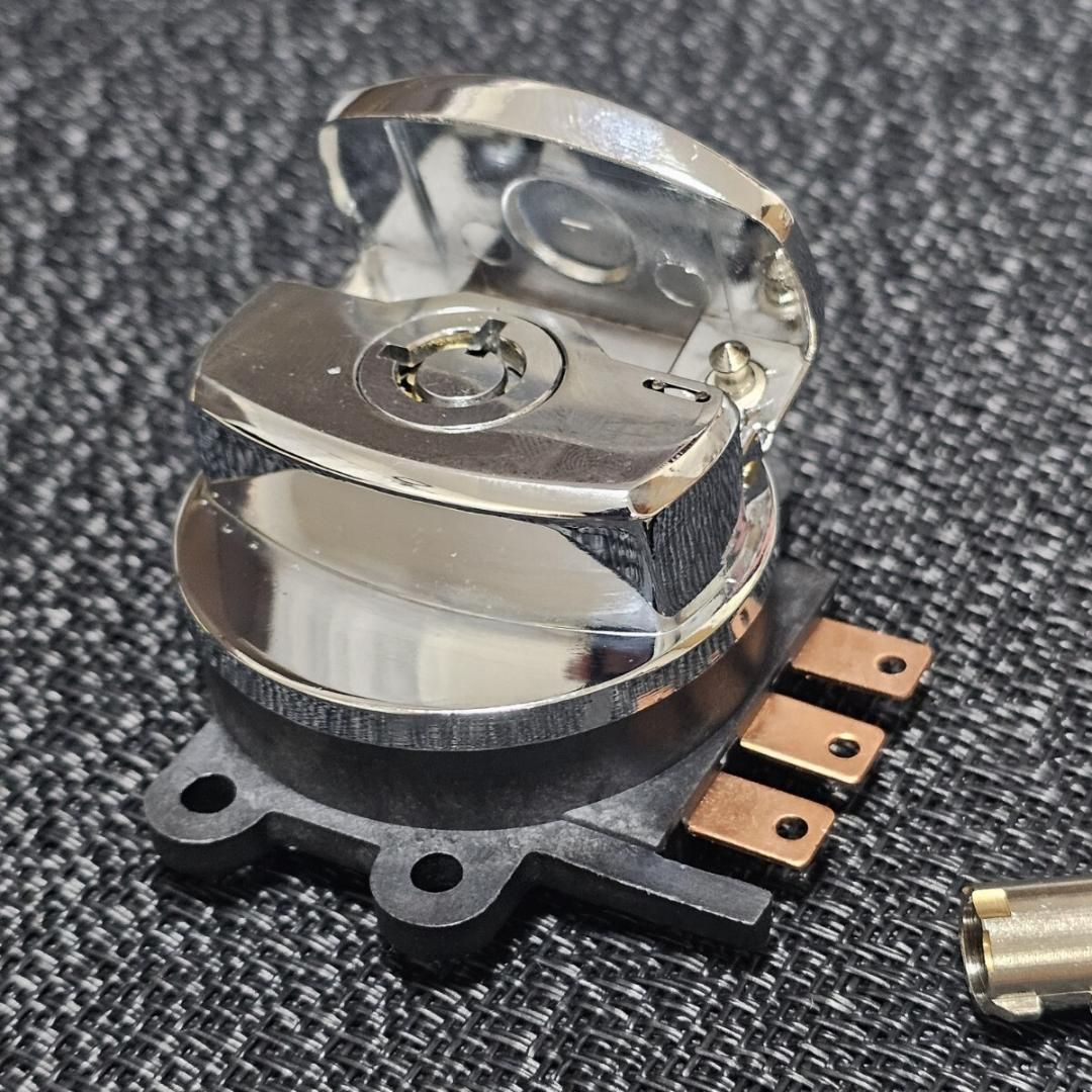 お色違い確認用 ハーレー ダビッドソン 開閉式 イグニッションスイッチ イグニッション