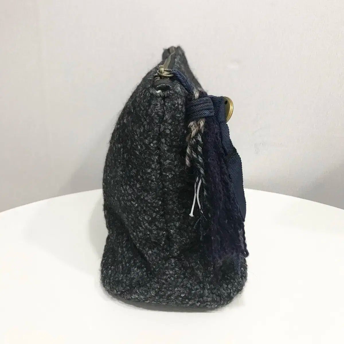 サースデーアイランド 刺繍 バッグ クラッチバッグ