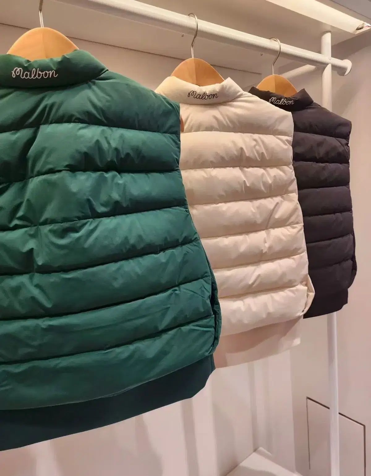 軽量スウィングダウンベスト