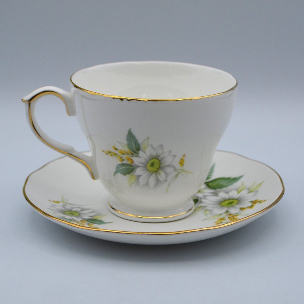 ヴィンテージ 食器 トリオ ティーカップ＆ソーサー Duchess China