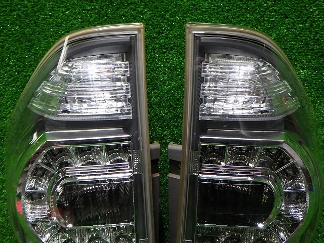 70ヴォクシー テール左右 ZRR70 75 後期 28-220 トヨタ LED玉切れなし 250929001 FFCRYSTALESIA_COM