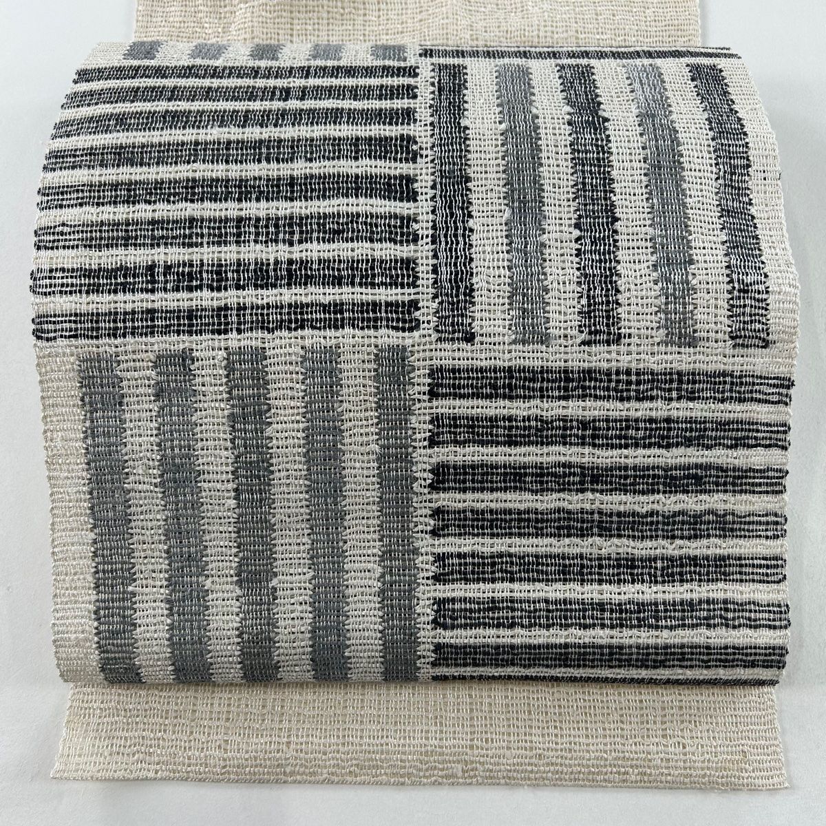 【美品】夏物帯　名古屋帯　八寸　松葉仕立て　ベージュ　C 名古屋帯 秀品 夏帯 八寸名古屋帯 松葉仕立て 縞 変わり市松