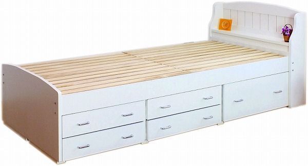 bed 寝台