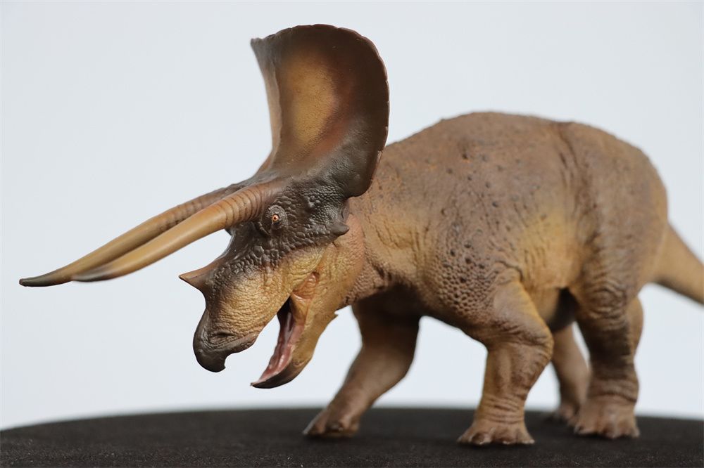 PNSO 1/35 トロサウルス恐竜 ケラトプス科 フィギュアおもちゃ 模型 Amazon | PNSO 1/35 サイズ トロサウルス ケラトプス科 恐竜