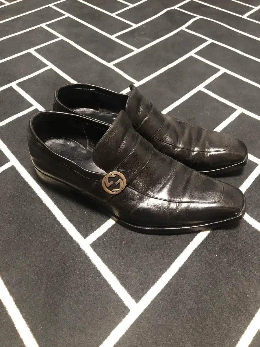 グッチ 正規品 プレミアム ローファー 靴 ブランド 80%OFF