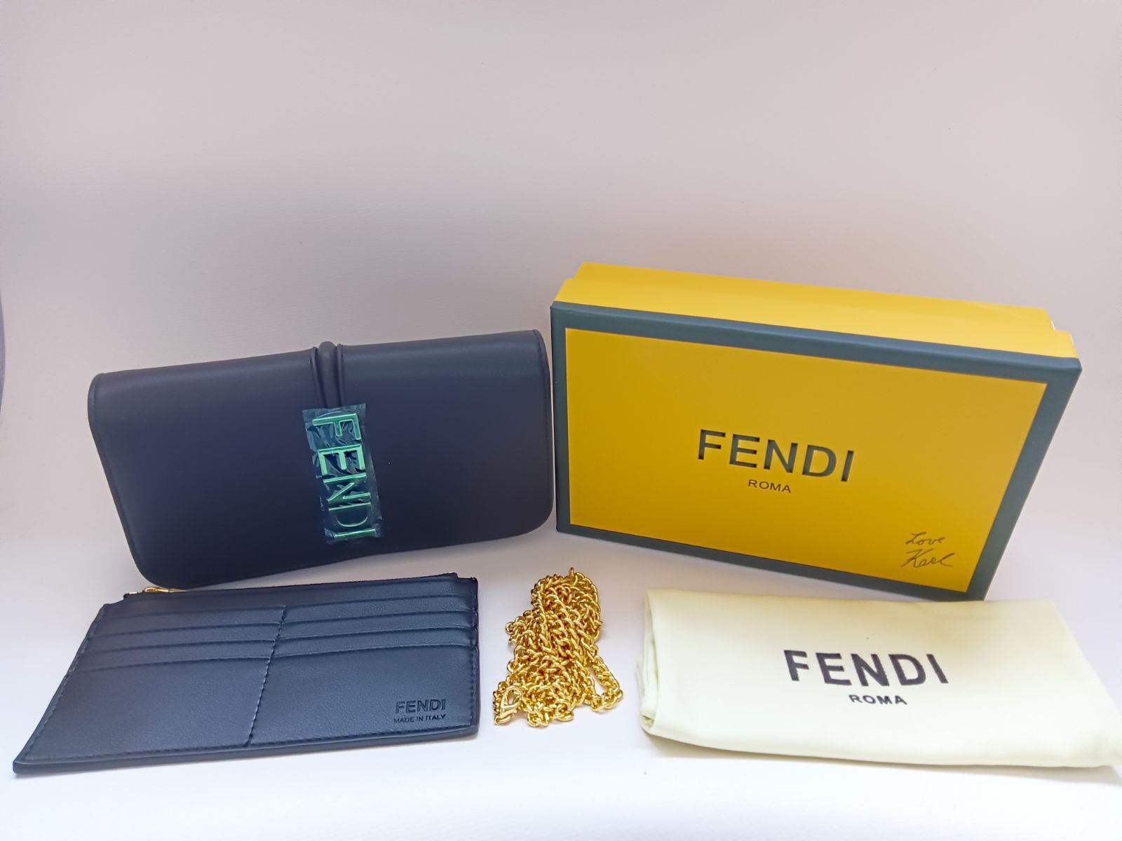 美品✨FENDI肩掛け ショルダーバッグ チェーンショルダーバッグ レザー