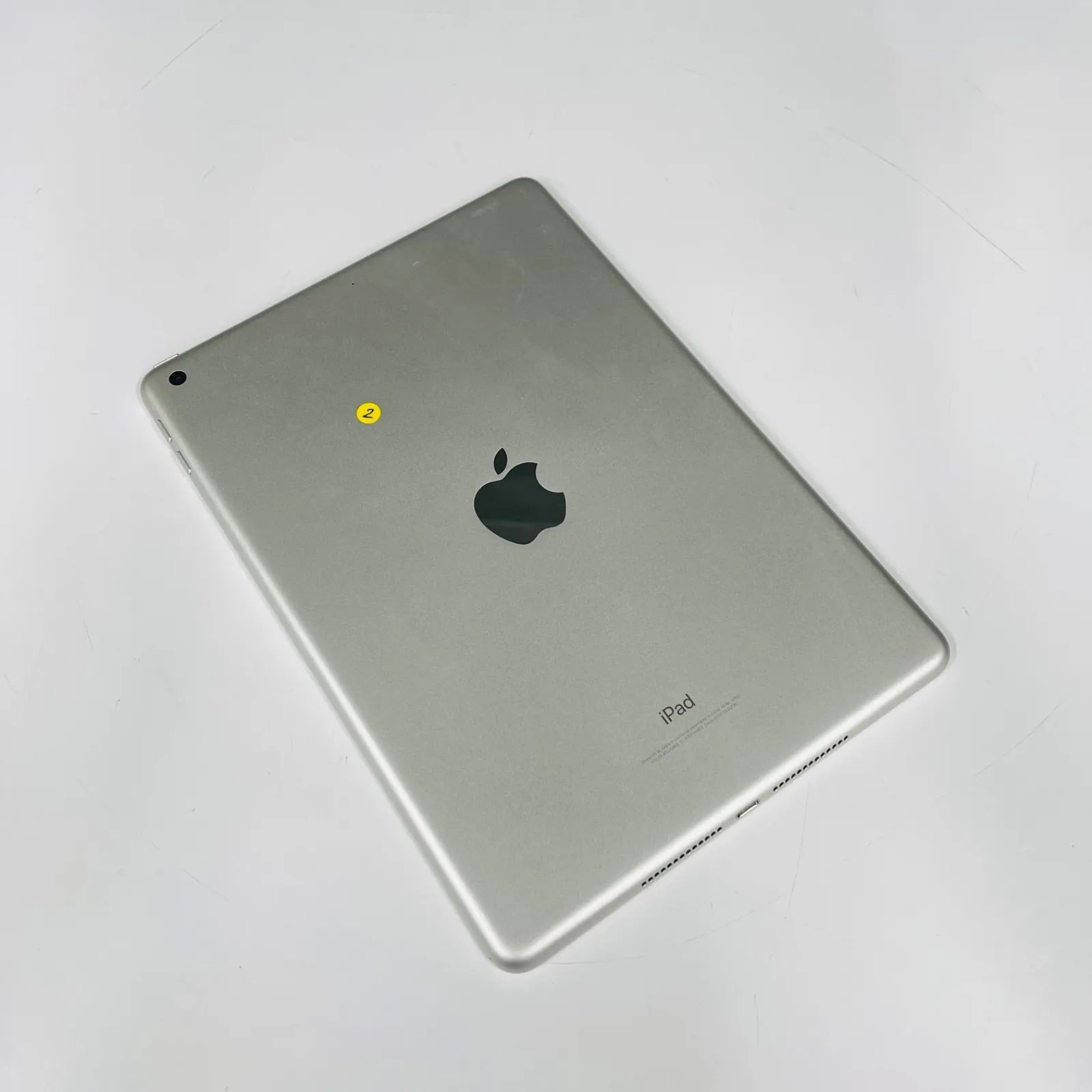 02 Ipad 第6世代 32GB WIFI MR7G2J/A