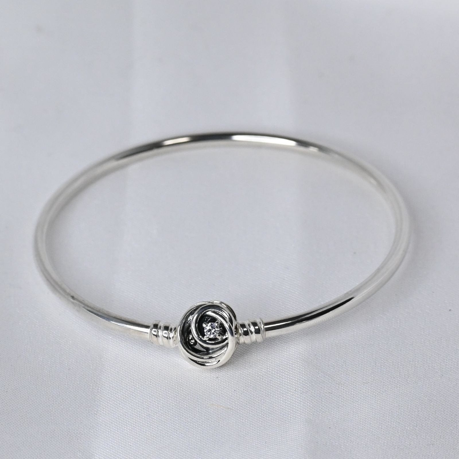 研磨済】PANDORA Moments Encircled Clasp Bangle 20cm バングル 美品 