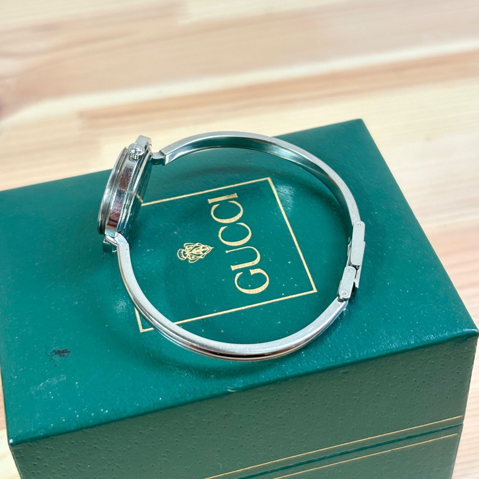 さはる 電池新品 グッチ 11/12.2L チェンジベゼル 6色 クォーツ さはる 電池新品 グッチ 11/12.2L チェンジベゼル 6色 クォーツ GUCCI