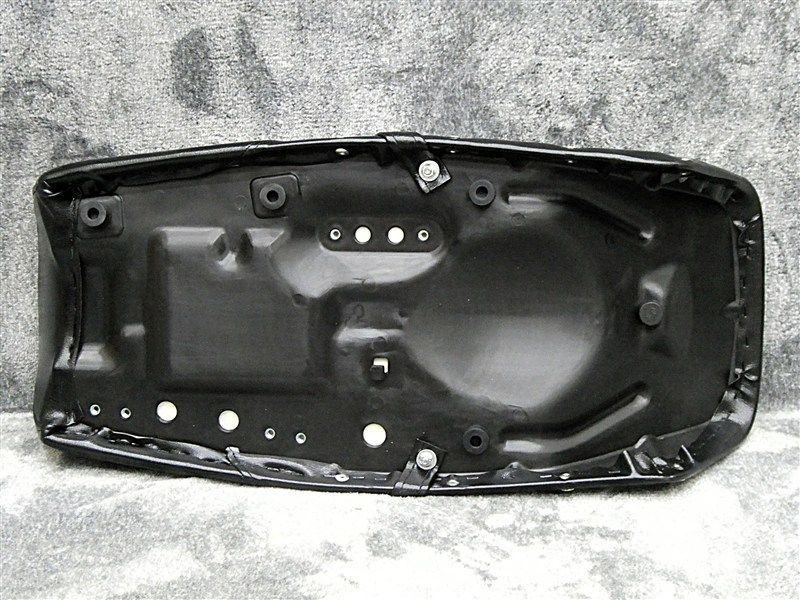 Z400FX 鋲打ち 純正TYPE黒 カスタムシート あんこ抜きE1ローダウンシートZ400J段シートZ550FX Z500FXへっぽこ社長 外装 タックロールシート