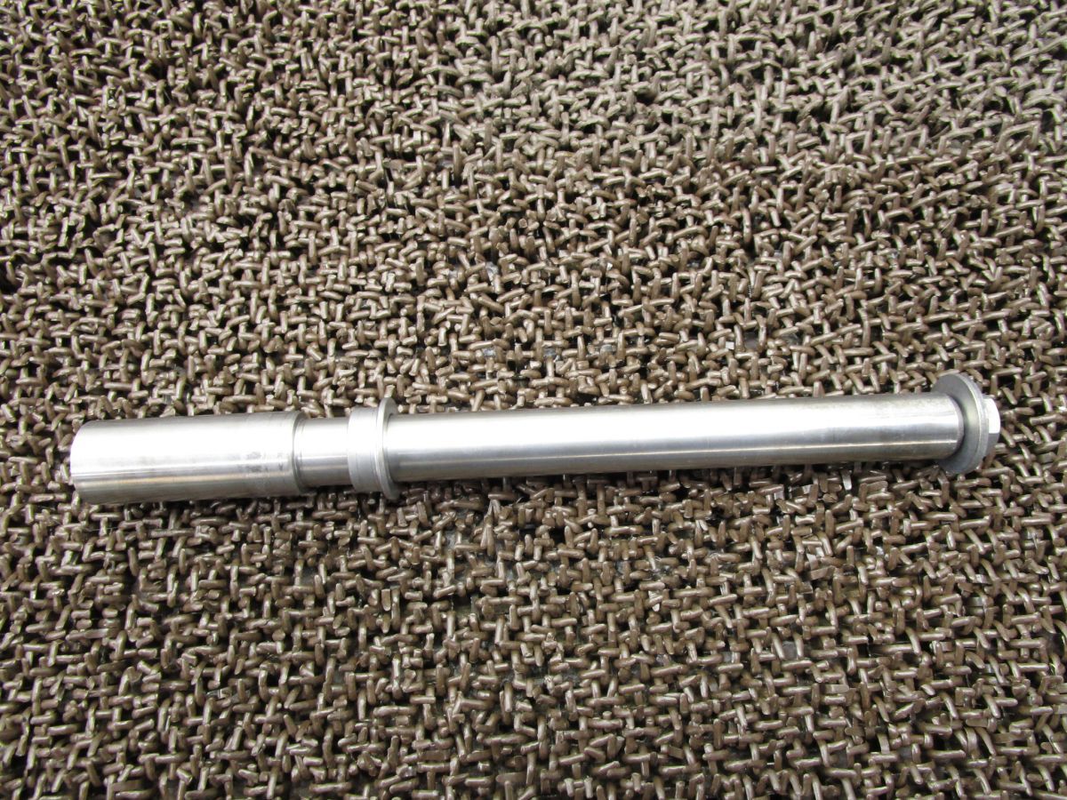 BMW G310R フロントアクスルシャフト ○X353！G31AA BMW 【 A82A03A