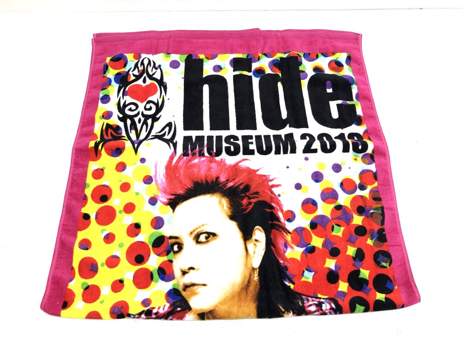 hide museum 等身大バスタオル❤️数量限定 小牧店】hide MUSEUM バスタオル 東京限定 【T353-1478】 - メルカリ
