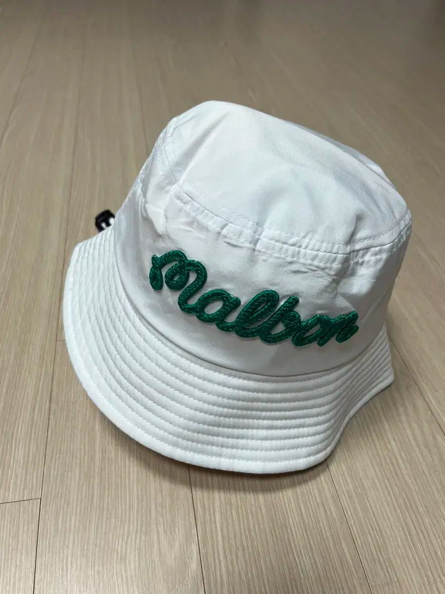 新品マルボンmalbonゴルフ レディースダウンベスト 白