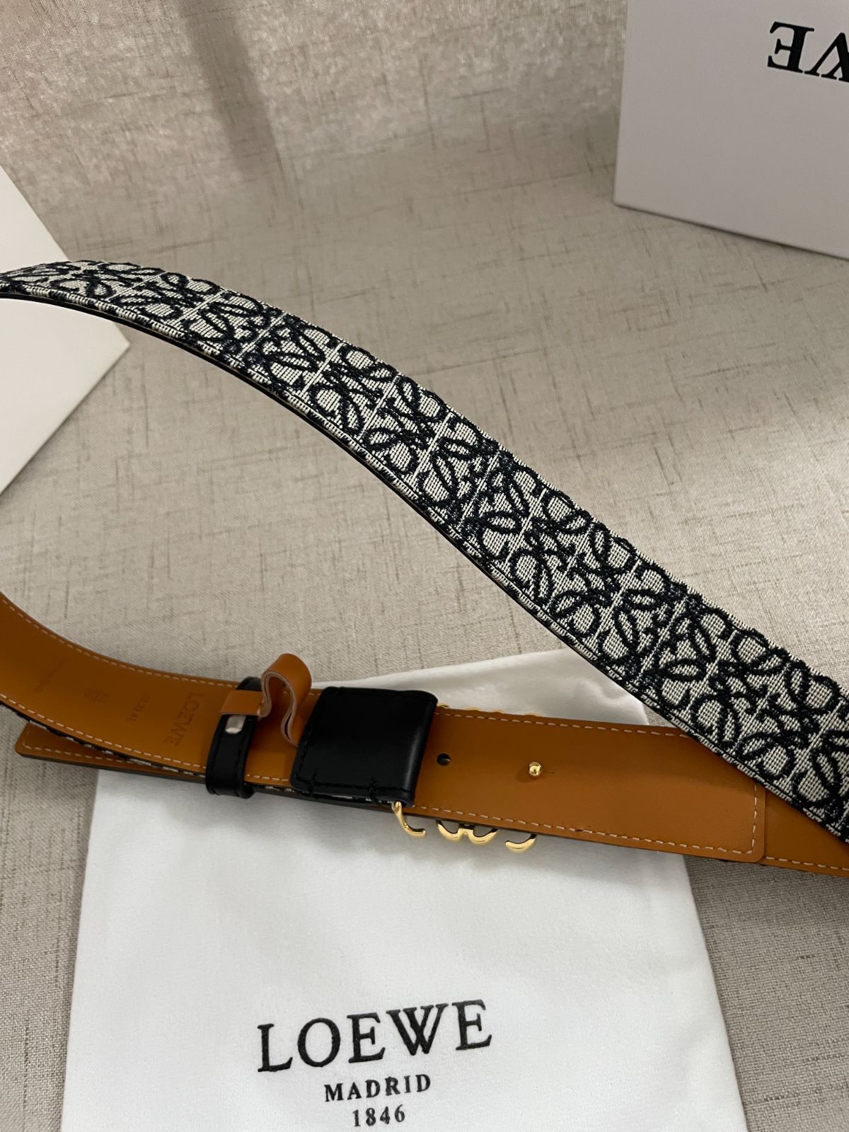 感謝価格LOEWE ロエベ ベルト - メルカリ
