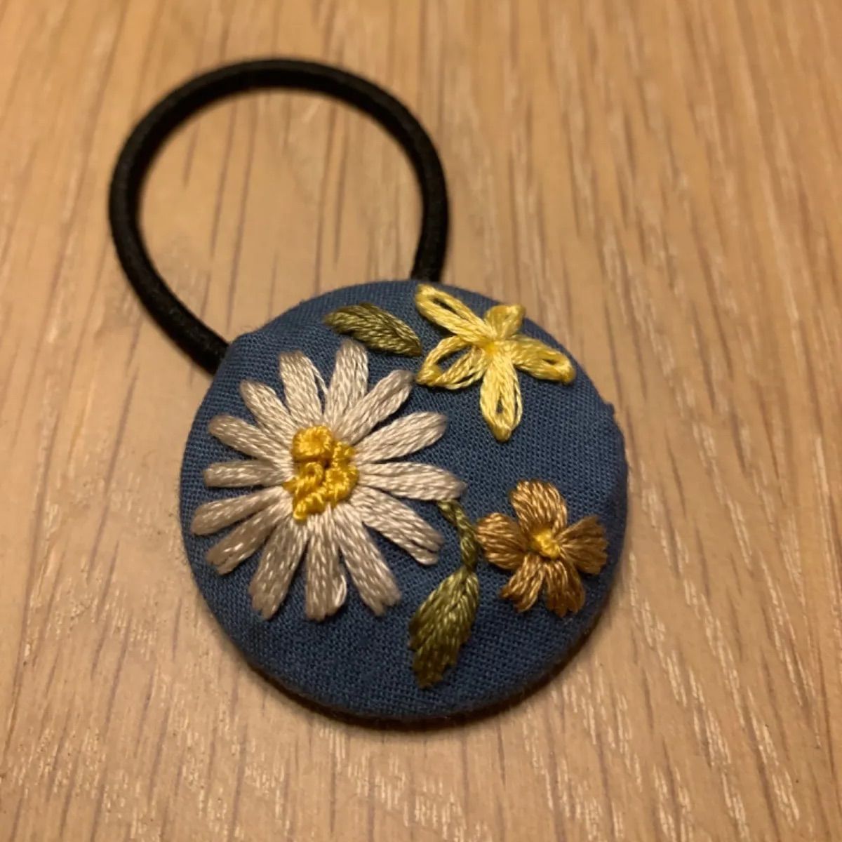 ハンドメイド 刺繍 ブローチ ヘアゴム