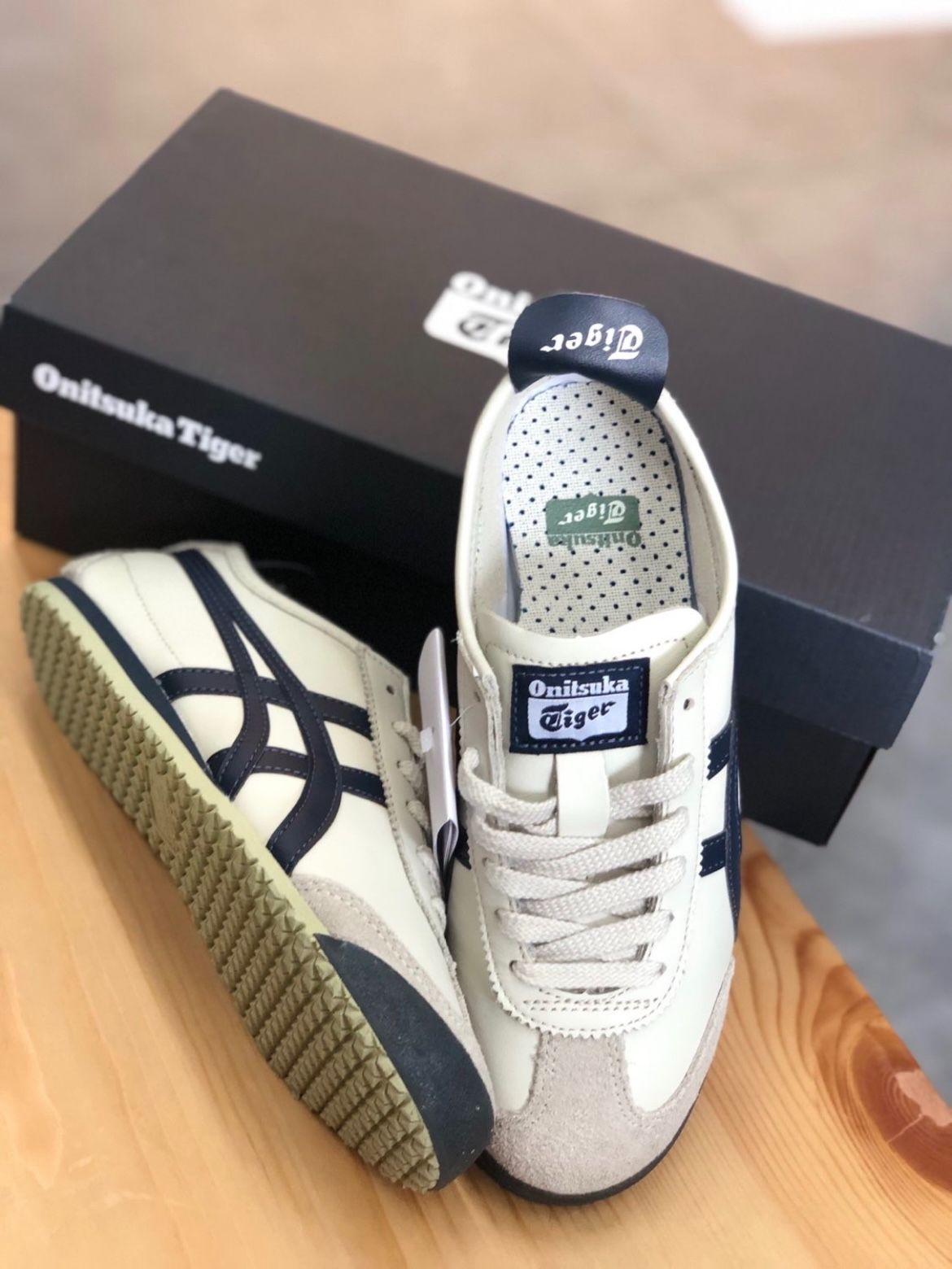 【onitsuka tiger】新品未使用✨Mexico 66 25cm 新品、未使用】Onitsuka Tiger（オニツカタイガー）MEXICO 66
