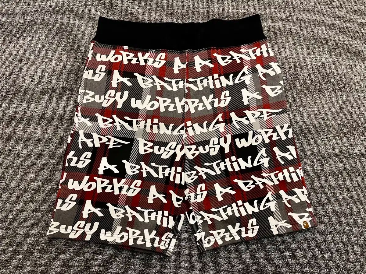 M 2XL A BATHING APE アベイシングエイプ グラフィティ ハーフパンツ