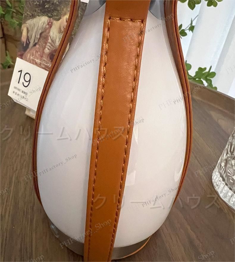 牛乳瓶の形 テーブルランプクリエイティブリビングルーム