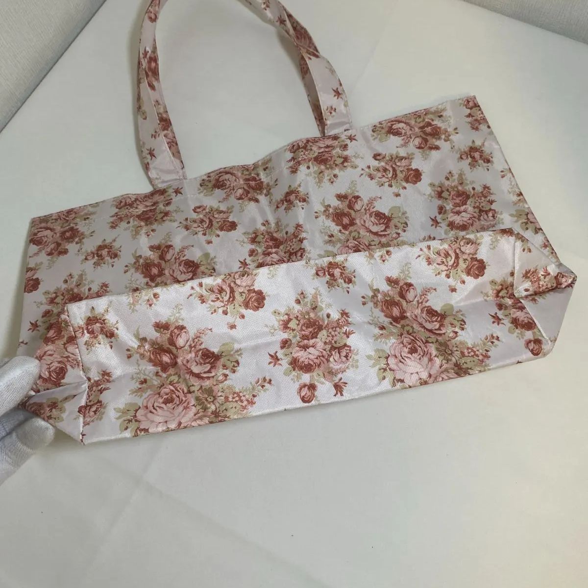 ピンク系模様 トートバッグ タッセル付トートバッグ 花シルエット ピンク S | saraca de