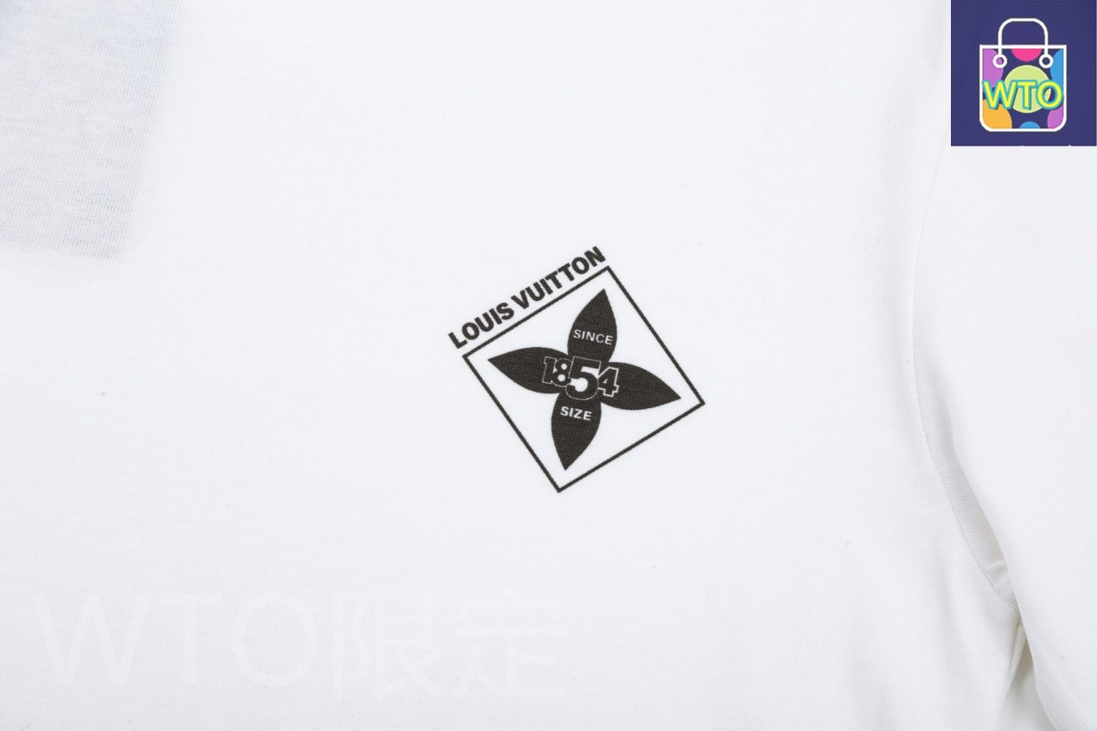 本日限定特価】Louis Vuitton モノグラムクローバーTシャツ