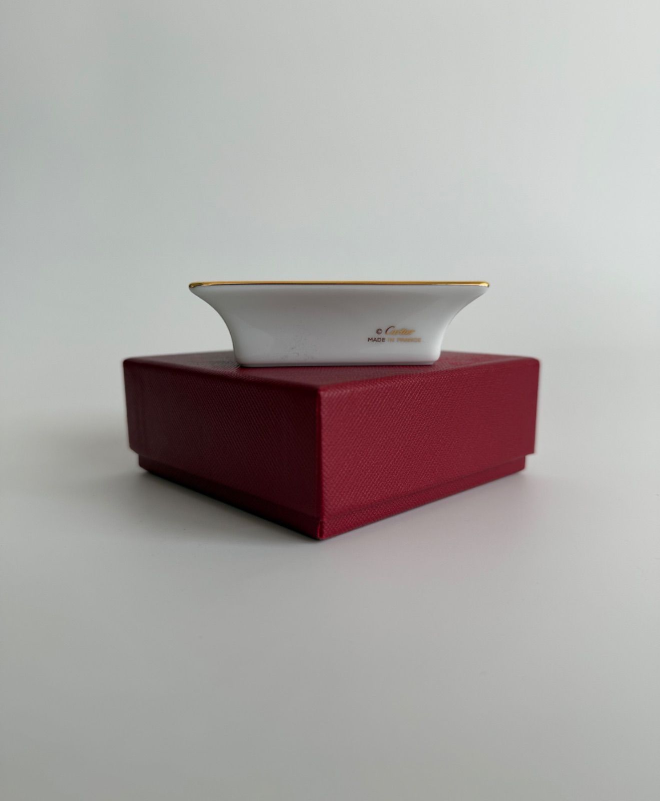 Cartier カルティエ 小物入れ 灰皿 陶器製 アッシュトレイ 動物 樹木 驚きの値段】 カルティエ Cartier 小物入れ 樹木 動物 アッシュ